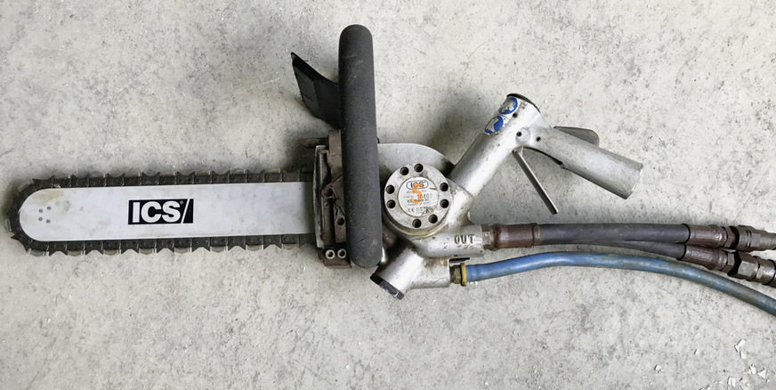 Abb.&nbsp;3:  Hydraulische Kettensäge