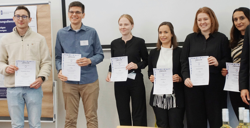 Von links nach rechts: Maximilian Brozat, Jonathan Bechtel, Philine Johanna Scheelhaase, Miriam Jost, Elisabeth Keck, Farah Spantgar