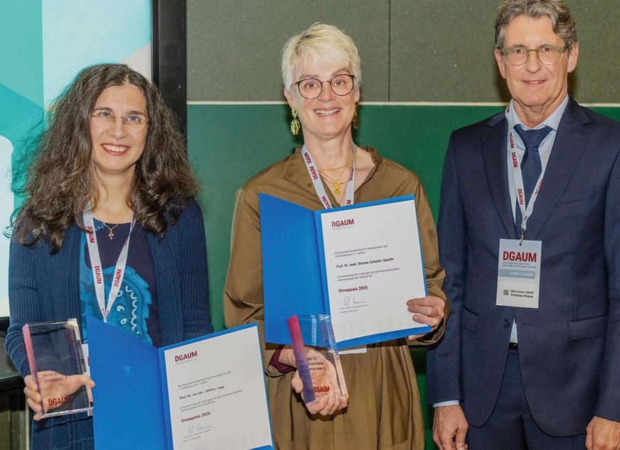 v.l.n.r: Prof. Dr. rer. soc. Jessica Lang, Prof. Dr. med. Simone Schmitz-Spanke, DGAUM-Präsident Prof. Dr. med. Thomas Kraus