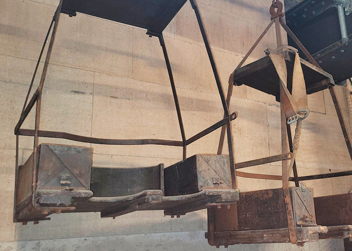 Abb. 7:  Sitzhängestuhl