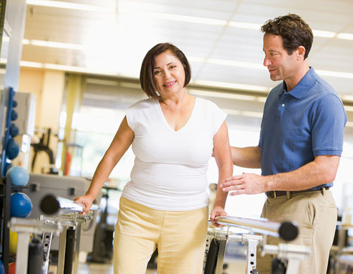 
Im Rahmen der Wiedereingliederung können Betriebsärzte Rehabilitationmaßnahmen anregen
