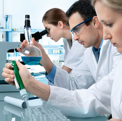 
Soziale Spannungen im Team, der häufige Wechsel der Teamzusammensetzung und Kommunikations-defizite gehen für die Betroffenen in vielen Fällen mit Stress einher
