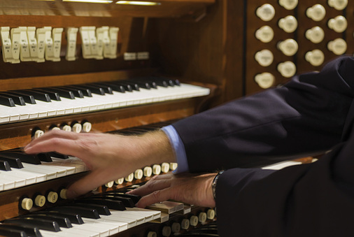 <p>
</p>

<p>
Mausarm einmal anders: "Tastatur" an der Orgel
</p> - © © Rauluminate/Thinkstock

