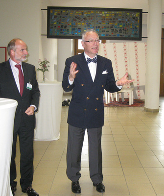 



Mannheims Stadtrat Dr. Jens Kirsch (rechts) begrüßte die Kongressteilnehmer anlässlich des 10. Jubiläums bei einem Empfang im Rathaus (links einer der beiden Kongressorganisatoren, Prof. Dr. Rainer von Kiparski)
