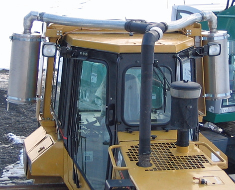 



 Abb. 5: 
 Baumaschine mit nachgerüsteten Dieselpartikelfiltern
