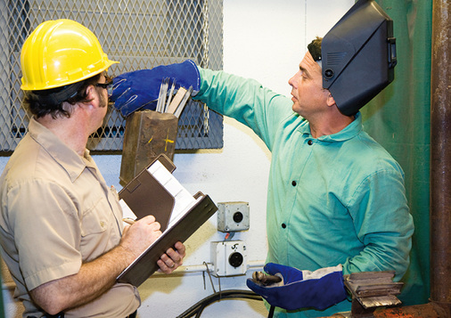 



Sicherheitsbeauftragte und Arbeitsmediziner bewerten das Risiko vor Ort
