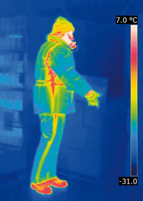 <p>
<span class="GVSpitzmarke"> Abb. 1: </span>
 Thermobild einer Kommissioniererin während einer Energieumsatzmessung bei –24 °C
</p>