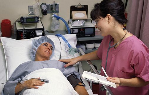 



Im Krankenpflegedienst könnte ein Arbeitnehmer mit einem schweren Handekzem eine Gefährdung für immunsupprimierte Patienten darstellen
