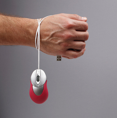 



Pathologische PC-/Internet-Aktivität kann negative psychische, soziale und körperliche Folgen haben
