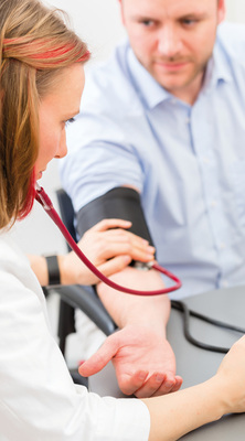 



 Abb. 6: 
 Der Träger einer Freiwilligen Feuerwehr hat gemäß § 618 (1) BGB die Pflicht zu Schutzmaßnahmen. Die Vorsorge ist folglich auch Angehörigen einer Freiwilligen Feuerwehr nicht vorzuenthalten
