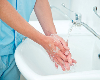 



Die Händehygiene ist eine der wichtigsten Maßnahmen zur Eindämmung von MRSA
