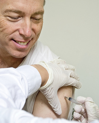 <p>
</p>

<p>
Ein möglicher Impfschaden kann unter bestimmten Voraussetzungen als Arbeitsunfall anerkannt werden
</p> - © © ErikaMitchell/Thinkstock

