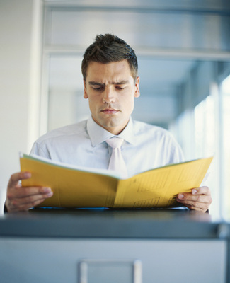 



Der Arbeitnehmer darf seine Personalakte einsehen, wenn dort Leistungsbeurteilungen festgehalten sind
