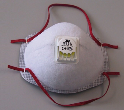 



FFP3-Atemluft-Einwegmaske, die für einen maximalen Schutz einen korrekten Sitz voraussetzt
