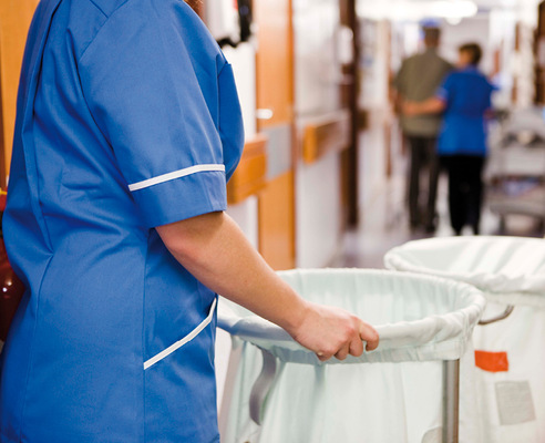 



Reinigungsarbeiten im Gesundheitswesen und der Wohlfahrtspflege sind einer Schutzstufe zuzuordnen
