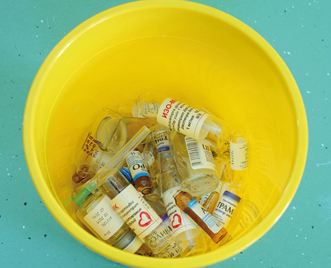 



Bei der Entsorgung von Abfällen sind insbesondere Anforderungen aus Sicht des Arbeitsschutzes und der Infektionsprävention zu berücksichtigen
