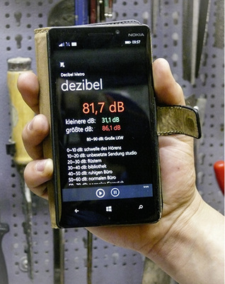 



 Abb. 1: 
 Smartphone und App zur Einschätzung von Lärmpegeln
