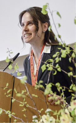 
Die Erstautorin Annika Clarner bei ihrer Dankesrede
