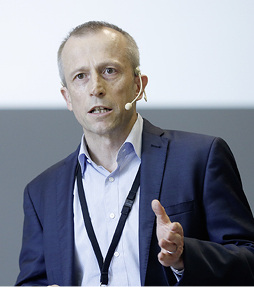 
Dr. Jörg Busam (Beiersdorf AG) sprach im Panel „Erfolgreiches BGM im KMU“ zum Thema „Von den Großen lernen“
