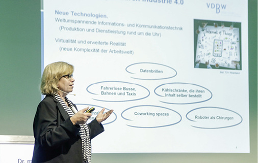 <p>
</p>

<p>
Dr. med. Wiete Schramm präsentierte die „Leitsätze Telearbeitsmedizin“ des VDBW mit Bezug auf die Digitalisierung der Arbeitswelt insgesamt)
</p> - © Foto: Thomas Wagner

