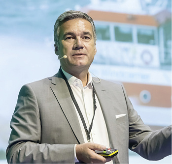 <p>
Dr. med. Ralf Franke stellte „Telemedizin bei der Siemens AG am Beispiel von Offshore-Arbeitsplätzen“ vor
</p>