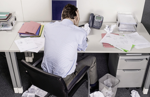 
Beginnende Störungen wie Erschöpfungssymptome und Burnout sollten möglichst erkannt und behandelt werden, bevor die Menschen daran erkranken oder arbeitsunfähig werden



