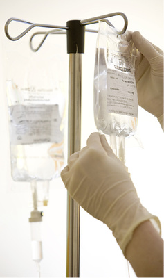 



In der Liste der Arzneistoffe, die unter dem Verdacht stehen, dass sie CMR- oder sensibilisierende Eigenschaften besitzen, sind Stoffe aus der Gruppe der Zytostatika und der Antibiotika besonders stark vertreten
