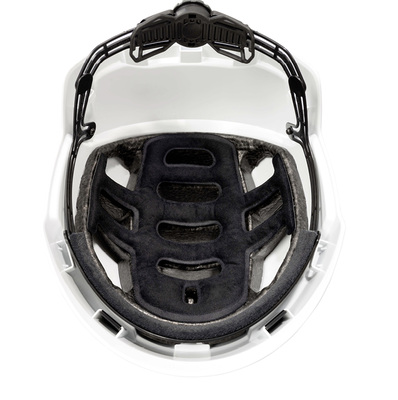 



 Abb. 6: 
 Eine Innenpolsterung mit EPS-Kern passt sich genau der jeweiligen Kopfform an
