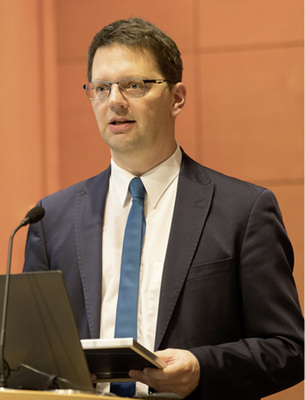 



Priv.-Doz. Dr. Stephan Weiler bei seiner Dankesrede
