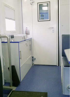 



 Abb. 3: 
 Innenansicht Hörkabine 
