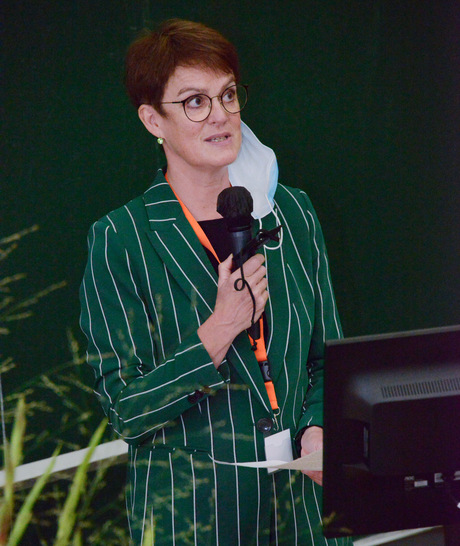 Tagungsleiterin Frau Prof. Dr. Schmitz-Spanke bei ihrer Eröffnungsrede - © Foto: Matthias Wegner Fotografie
