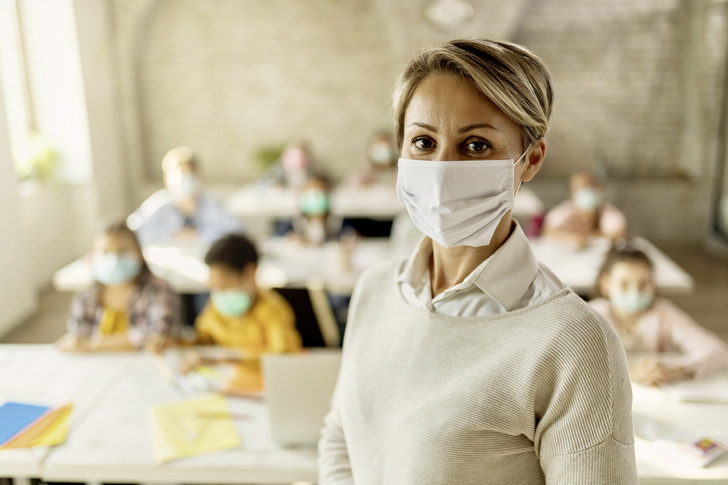 Sollen in Deutschland zukünftig auch medizinische Laien, wie beispielsweise pädagogisches Fachpersonal, Schnelltests auf das Coronavirus SARS-CoV-2 durchführen können?