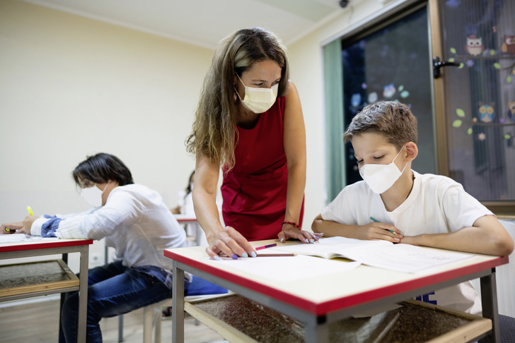 In pädagogischen Berufen und in Kindertagesstätten müssen während der Pandemie Notbesetzungen aufrechterhalten werden