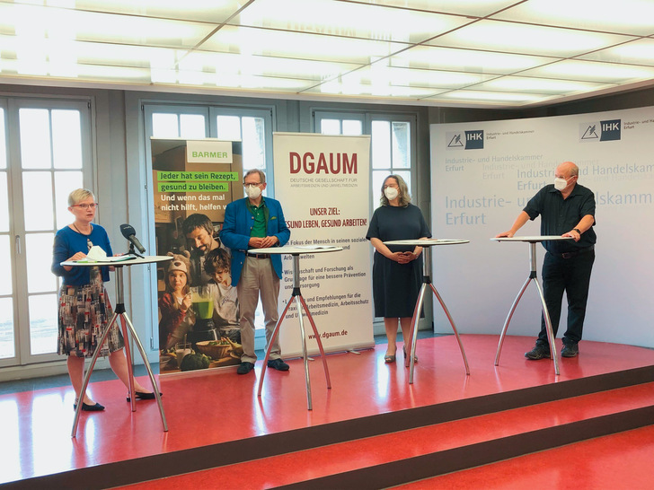 Auf der Pressekonferenz im Rahmen der Impfaktionstage ( von links nach rechts ): Birgit Dziuk, Dr. Thomas Nesseler, Heike Werner und Dieter Bauhaus - © Foto: BARMER
