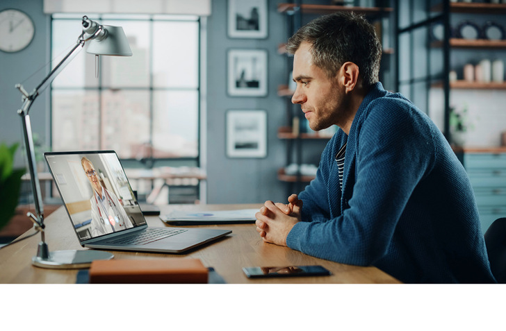 Neue Arbeitsformen, wie mobiles Arbeiten und Homeoffice, haben unter der Pandemie an Bedeutung gewonnen und erfordern neue (digitale) Ansätze im Arbeitsschutz und in der Arbeitsmedizin - © Foto: gorodenkoff / Getty Images
