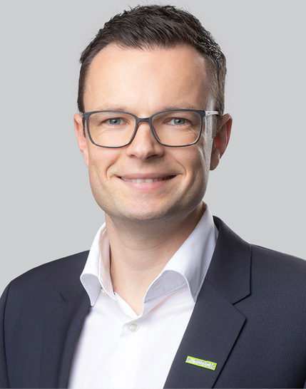 Dr. Nils Balser