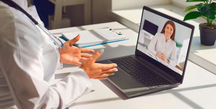 Die enge Zusammenarbeit zwischen hausärztlicher Versorgung und Arbeitsmedizin ermöglicht eine ganzheitliche Betreuung, die auch berufliche Gesundheitsaspekte integriert und präventive Maßnahmen auf allen Ebenen fördert