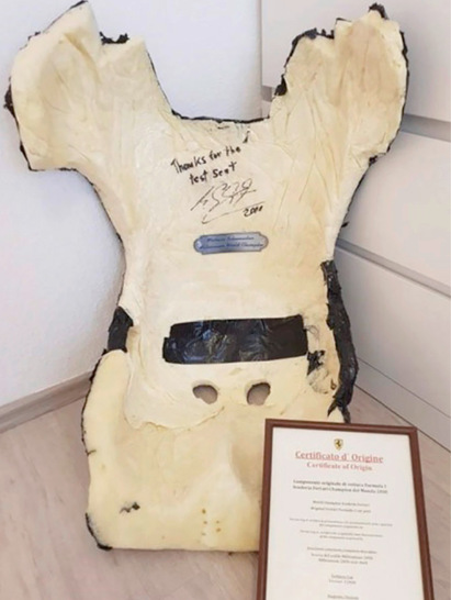 Abb. 1:   Sitzschale der Formel 1 von Michael Schuhmacher