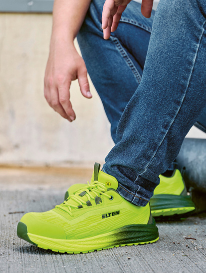 „Auffällig bequem: Der ,Hanko XXNF Lime Low ESD S1‘ aus der Serie ‚Wellmaxx Newfeel‘ bietet ein durchgängiges Infinergy ® -Erlebnis über die gesamte Fußfläche – das sorgt für spürbare Entlastung bei jedem Schritt.“