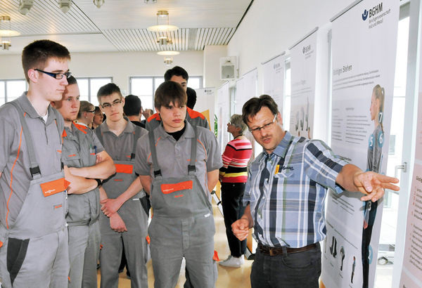 
Zum Start der von der Deutschen Gesetzlichen Unfallversicherung (DGUV) ausgerichteten Initiative „Denk an mich. Dein Rücken“ fanden am Viessmann Unternehmensstammsitz Allendorf (Eder) Veranstaltungen statt
