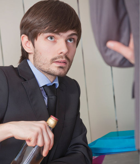 
Führungskräfte sollten das Gespräch mit suchtgefährdeten Mitarbeitern nicht scheuen
