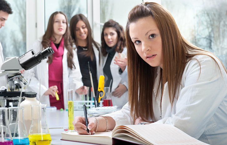 



Zur Qualitätssicherung der arbeitsmedizinischen Ausbildung im Medizinstudium hat die Arbeitsmedizin im Jahr 2003 einen Themen- und Lernzielkatalog erarbeitet
