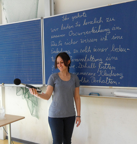 
Eine Schallpegelmessung zeigt genau, wie hoch die Lärmexposition von Lehrkräften im Unterricht ist
