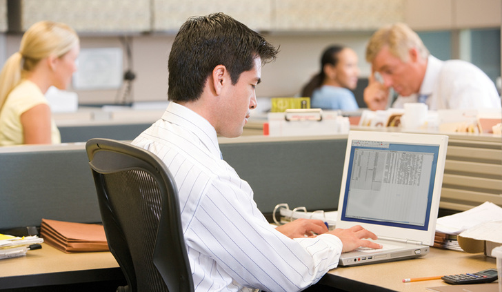 



Dauersitzen birgt erhebliche Risiken für den Stütz- und Bewegungsapparat und darf nicht Ziel der Arbeitsgestaltung sein
