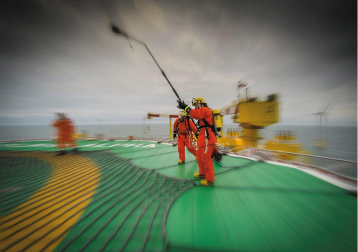 <p>
</p>

<p>
Feuerlöschübung auf dem Helikopterlandedeck der Umspannplattform
</p> - ©  Siemens

