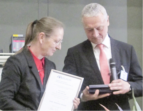 <p>
Verleihung der Joseph-Rutenfranz-Medaille an Frau Prof. Dr. Regina Stoll
</p>
