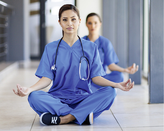 
Durch individuelle Maßnahmen wie gesunde Ernährung, regelmäßige Bewegung und Entspannung will die DRV den Beschäftigten helfen, ihr Leben im Gleichgewicht zu halten



