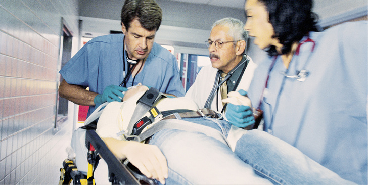 
Nicht der Durchgangsarzt persönlich, sondern der Unfallversicherungsträger haftet für etwaige Fehler bei Eingangsuntersuchung und Erstversorgung



