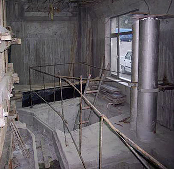 
 Abb. 1: 
 Ungewohnte Gefährdungen auf ausländischen Baustellen
