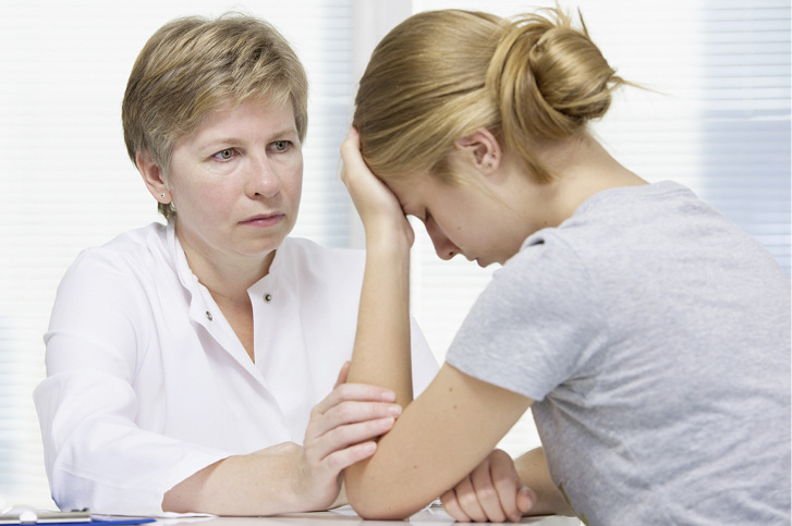 
Suizidgefahr ist ein psychiatrischer Notfall, den der Betriebsarzt oder der Berater im Betrieb erkennen sollte und der ein eingehendes Gespräch mit dem Betroffenen und weitere Vorgehen notwendig macht



